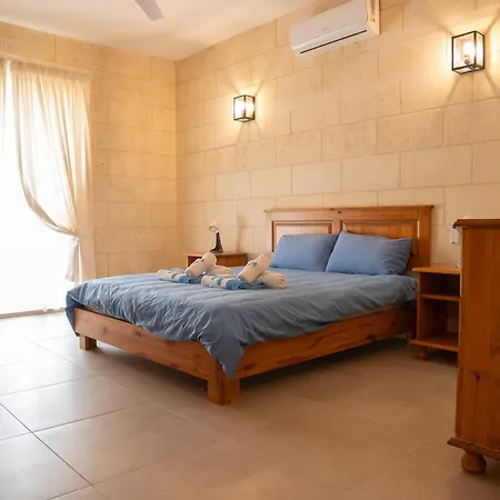 بيت للعطل Ta' Pupa -